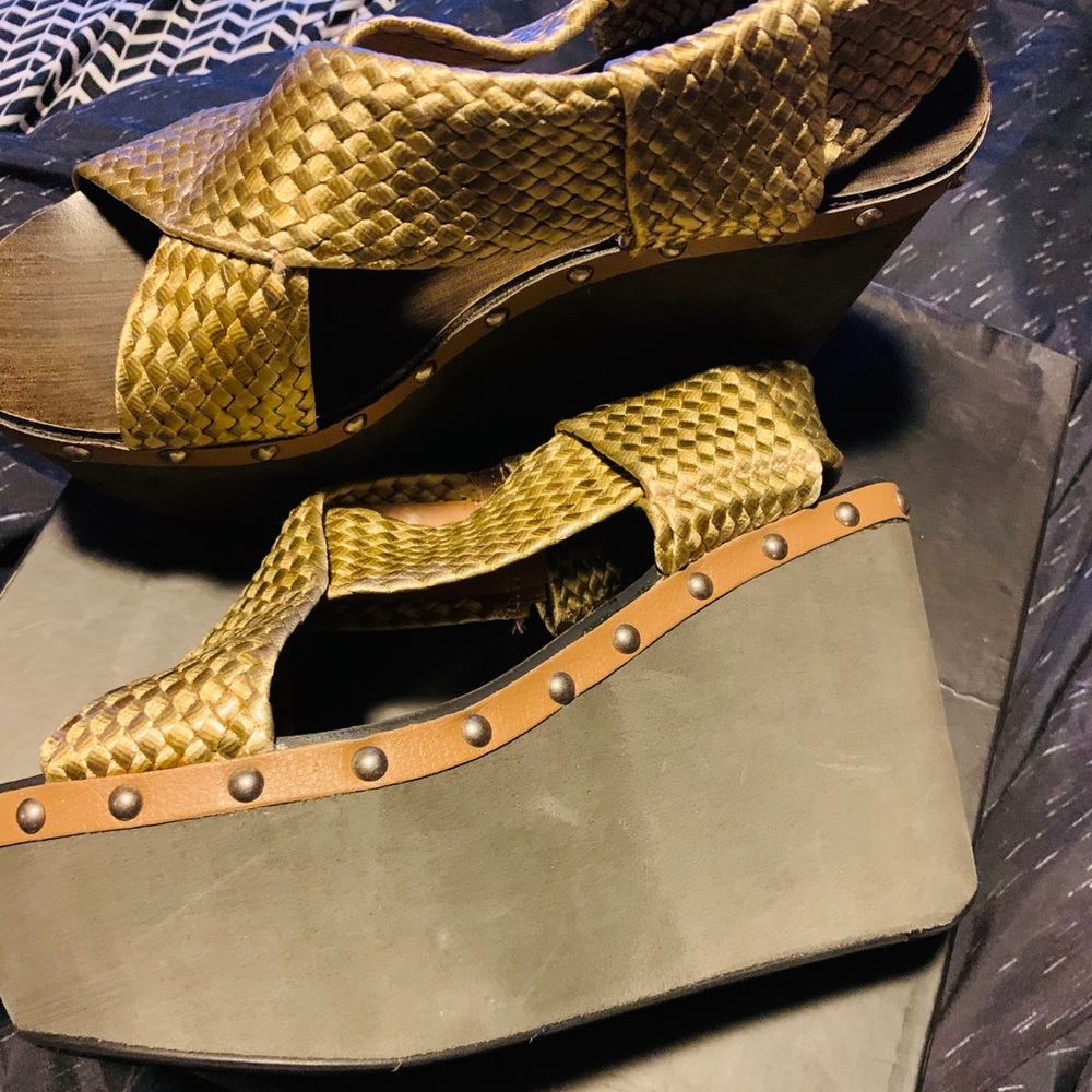 New Wedge Sandal (never been worn)!